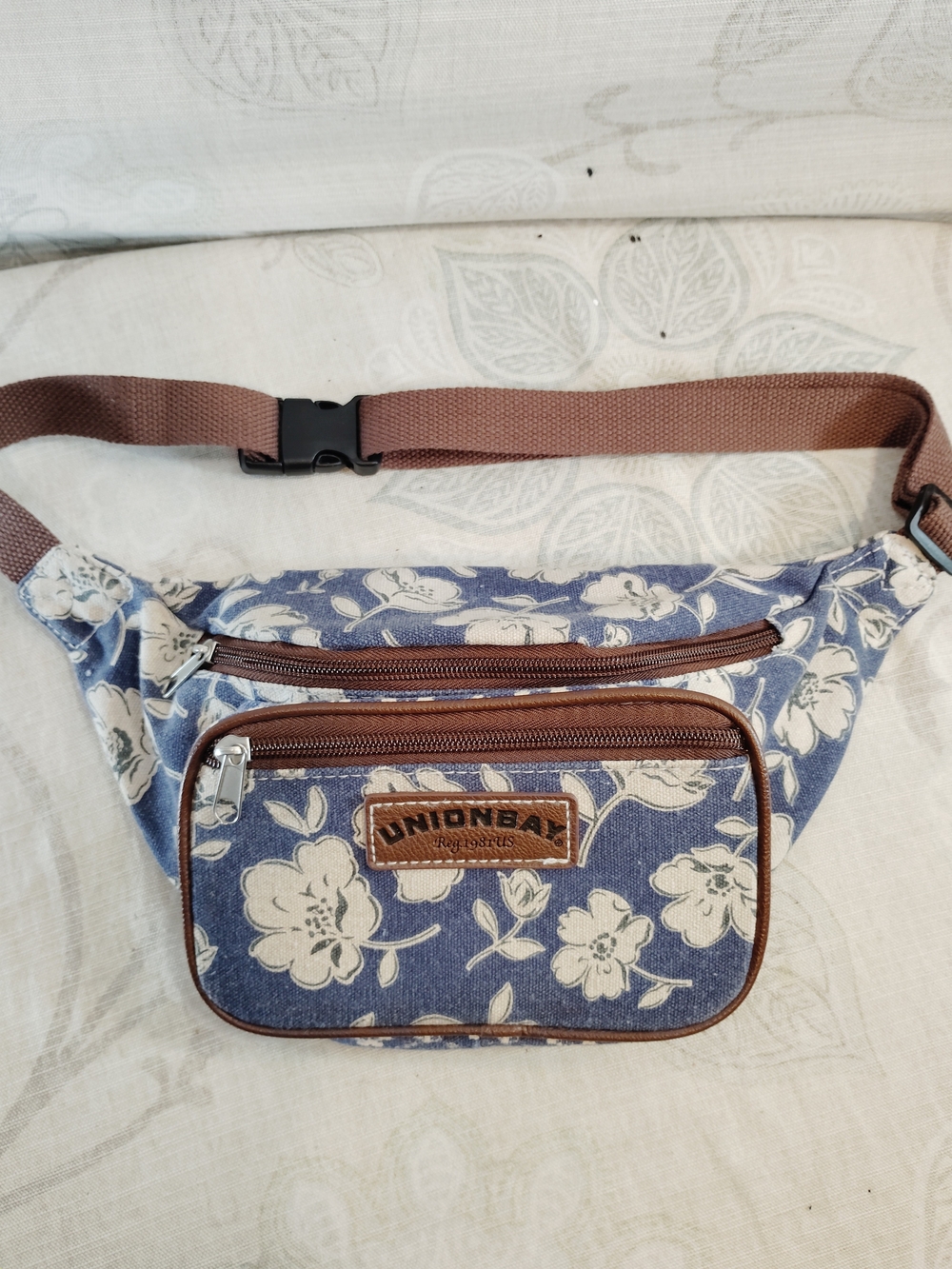 UNIONBAY Blue Floral Crossbody/ Fanny Pack with Brown Trim